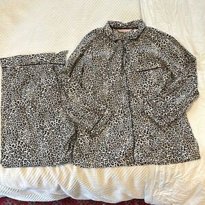 Victoria Secret Pajamas Set